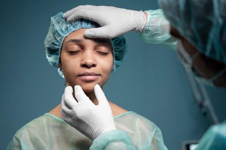 Vantagens da cirurgia plástica para um rosto mais definido